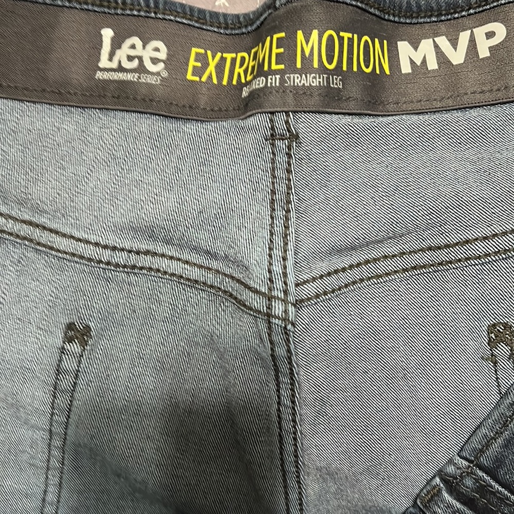 Lee Extreme Motion MVP Relaxed - Fit Straight - Leg Jeans size 48 - Picture 7 of 7